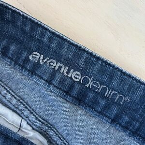 Avenue Denim Blue Jeans size 24